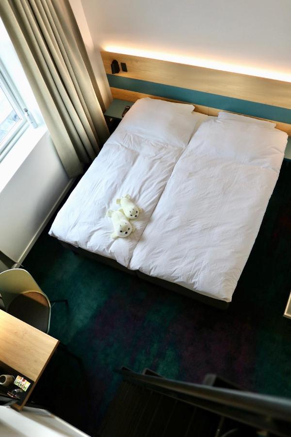 Hotel Aurora Нуук Екстериор снимка
